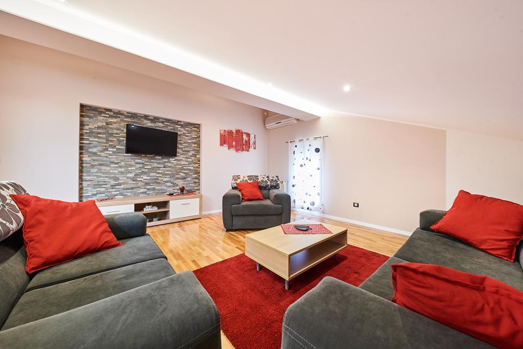 Alto Apartment *